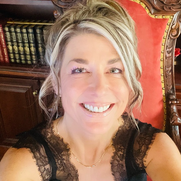 Meet your Posher, Rachael - Picture 1 of 1